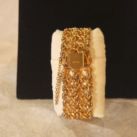 12KGF Chain Bracelet w/ Safety Clasp... Classic! - Picture 3 of 5